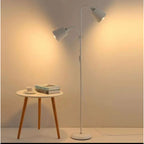 Luminária de Chão Ajustável em Ferro Forjado